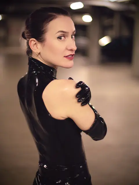 Miss Flora Femdom / Fetish / Lesbian /Bi