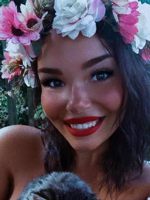 Sofia Lee on OnlyFans