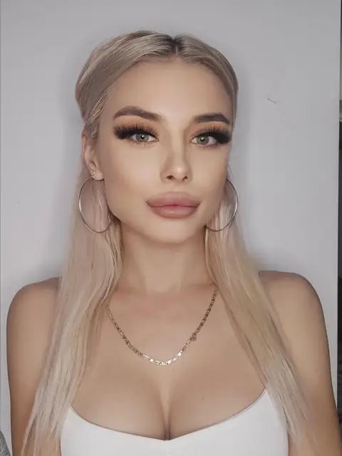 BlondeDee OnlyFans profile