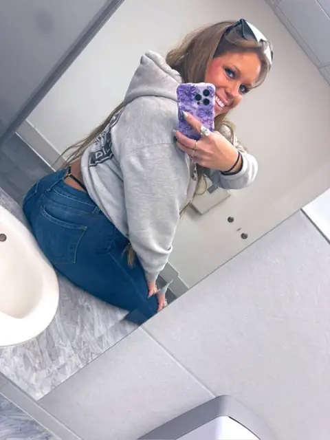 𝑻𝒉𝒊𝒄𝒌𝑴𝒐𝒎𝒎𝒚🖤