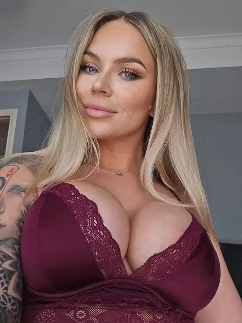 FREE HUGE ASS!! on OnlyFans
