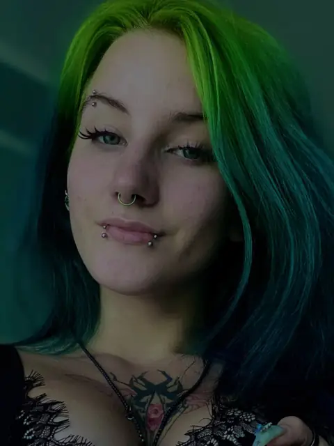 Evelinelore on OnlyFans