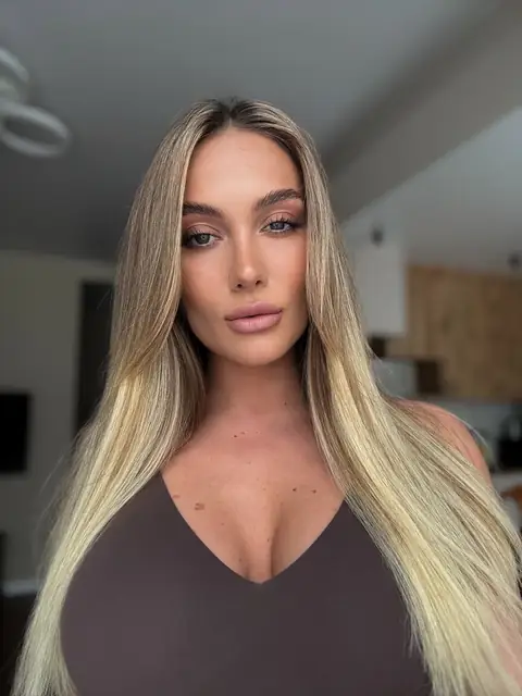 𝘒𝘳𝘪𝘴𝘴 𝘒𝘪𝘴𝘴💋