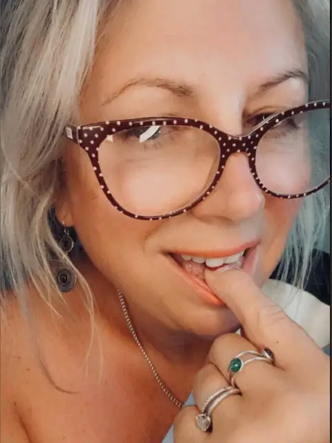 Poppy Jane HOT GILF on OnlyFans