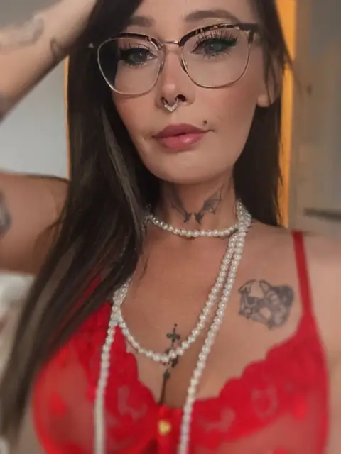 Kitty mom