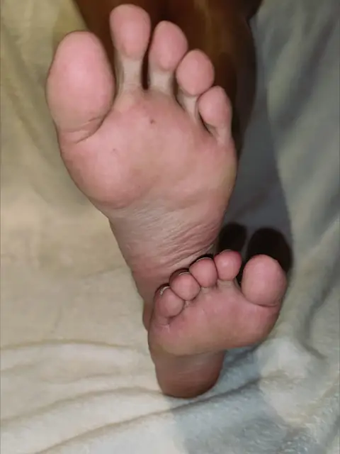 Yourfrenchasianfeet on OnlyFans