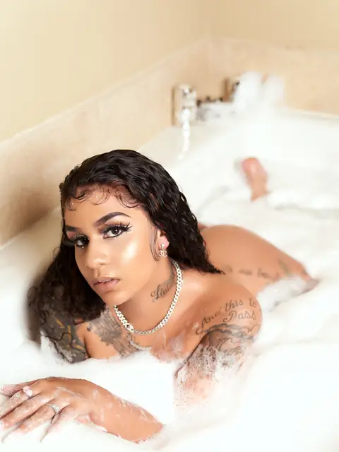 Frenchdoll on OnlyFans