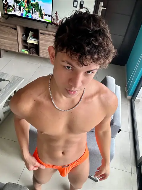 🔥Santhiago HN🔥 on OnlyFans