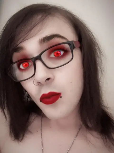 🖤🏳️‍⚧️Emo transgirl🏳️‍⚧️🖤 (Trans)