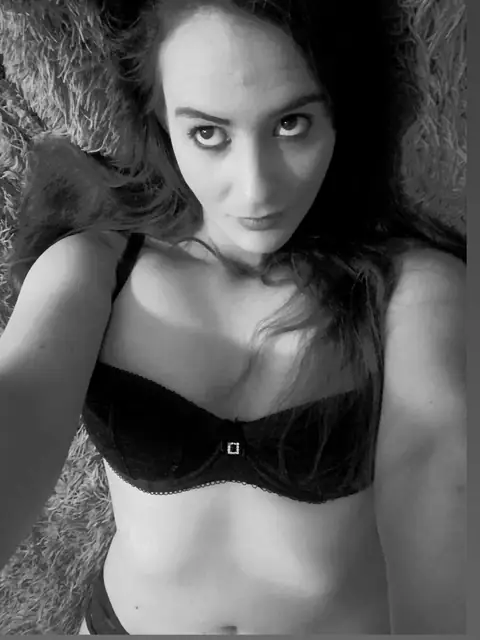 Summer Obeys - Free on OnlyFans
