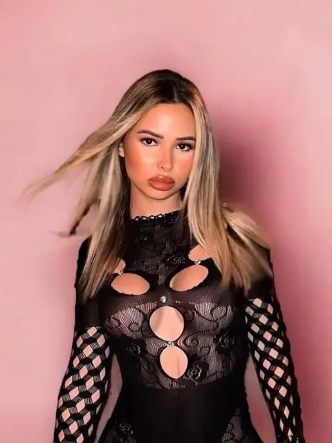 BellaStarr on OnlyFans