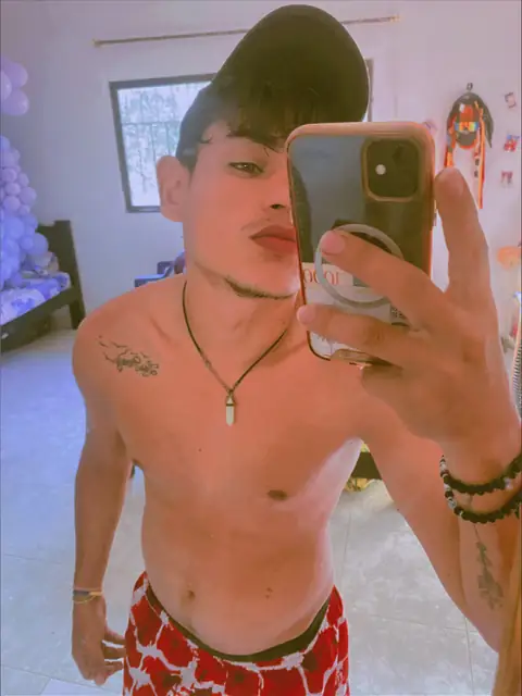 Luis Perez on OnlyFans