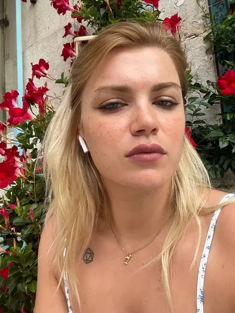 VeniceBitch.666 on OnlyFans