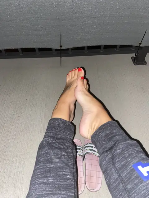 coramack3nzi3 on OnlyFans