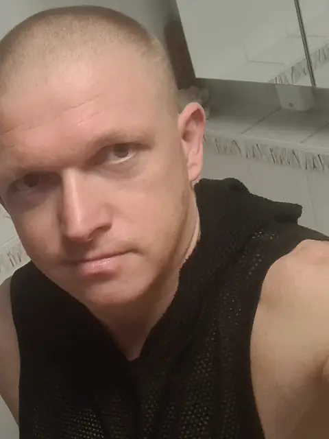 Ronny on OnlyFans