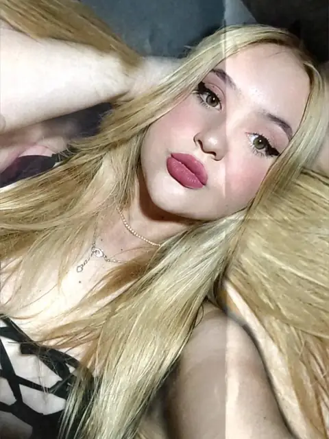 Emma on OnlyFans