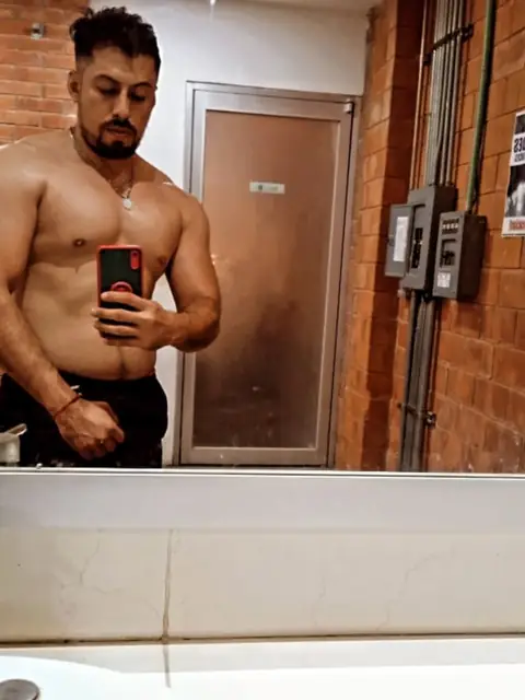 Magno scavo on OnlyFans