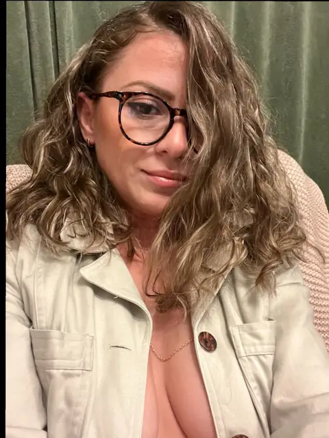 Ella on OnlyFans