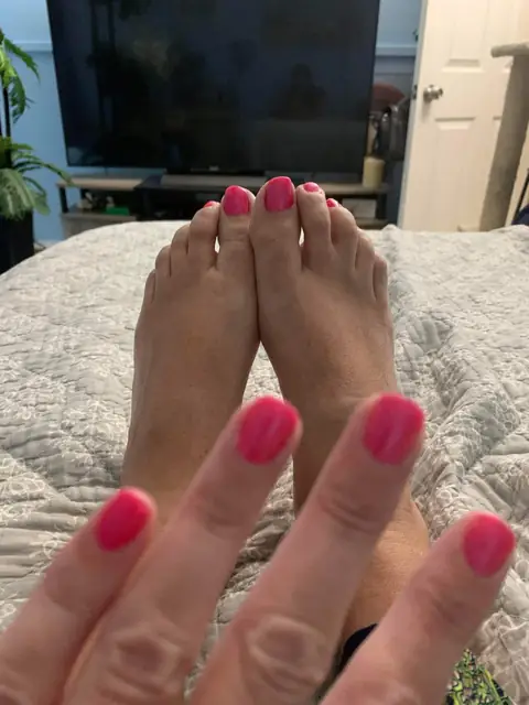 Carmen’s sexy feet on OnlyFans