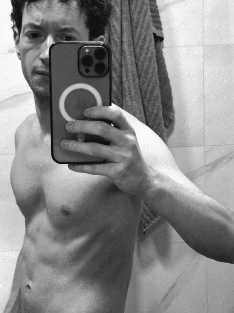 LÉO STROM
