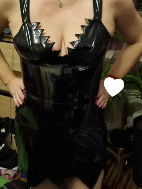 Red Momy on OnlyFans