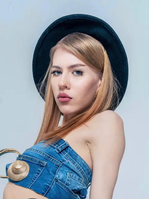 𝙲𝚊𝚝𝚑𝚎𝚛𝚒𝚗𝚎 𝙲𝚘𝚞𝚕𝚝𝚎𝚛 on OnlyFans