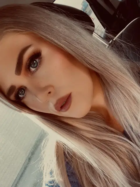 Lola Rivers on OnlyFans