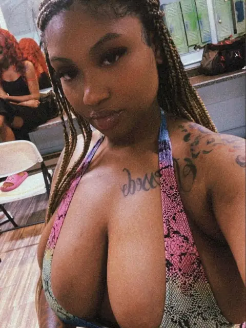 Pinkstarburstttt on OnlyFans