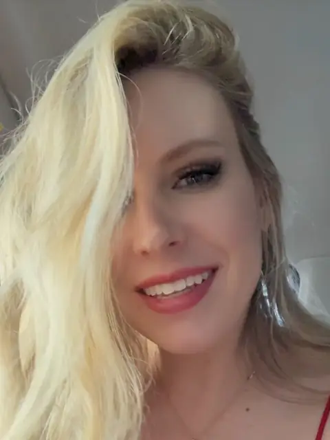 Sofia 🦋 💦🤰
