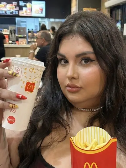 Cami Caramel Latina 🥰