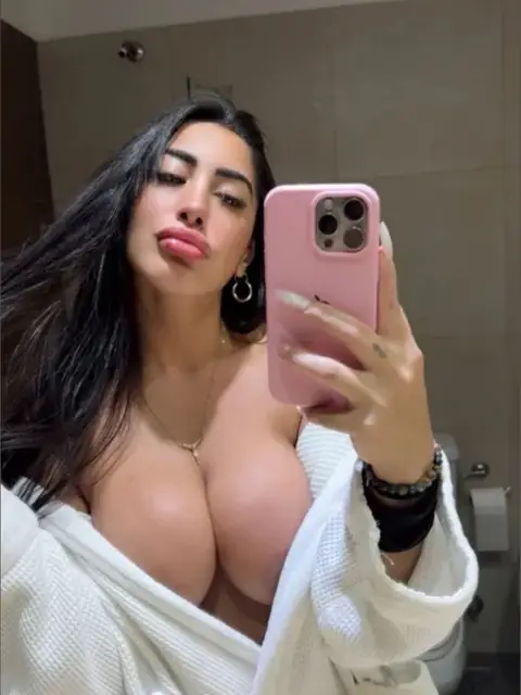 Λυδία Μελ. on OnlyFans