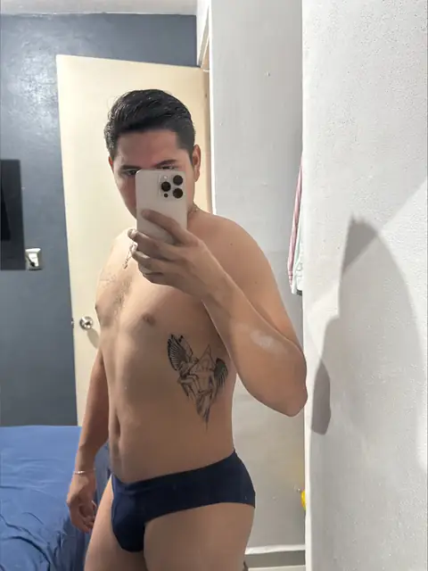 César Cruz 🔞 | Latino Hot on OnlyFans