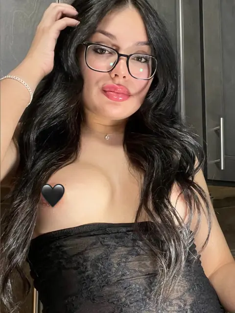 Siren in Glasses🖤 on OnlyFans