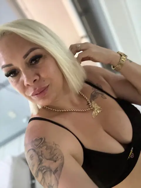@luna_gold on OnlyFans