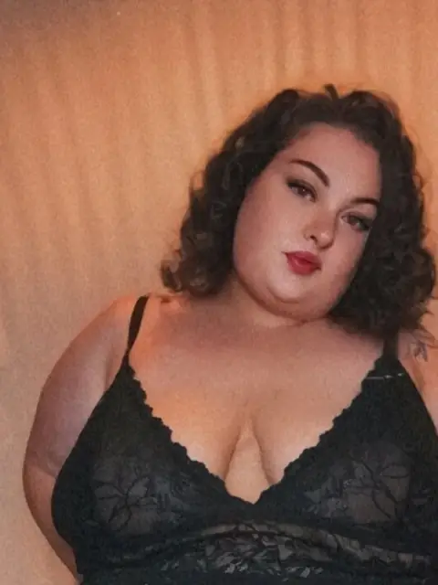 Poppy on OnlyFans