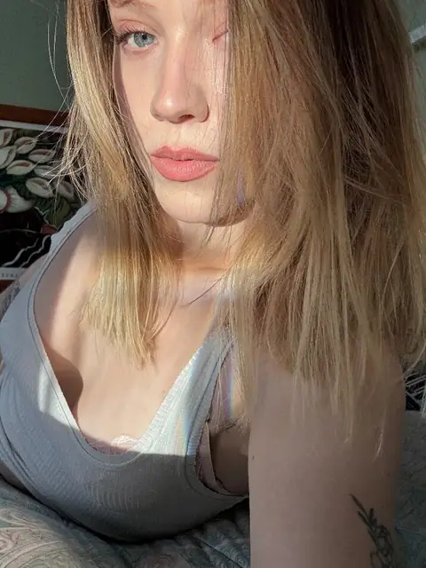 Scarlet Rae on OnlyFans