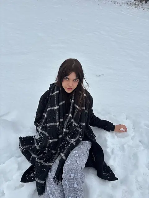 Lara Schanzen on OnlyFans